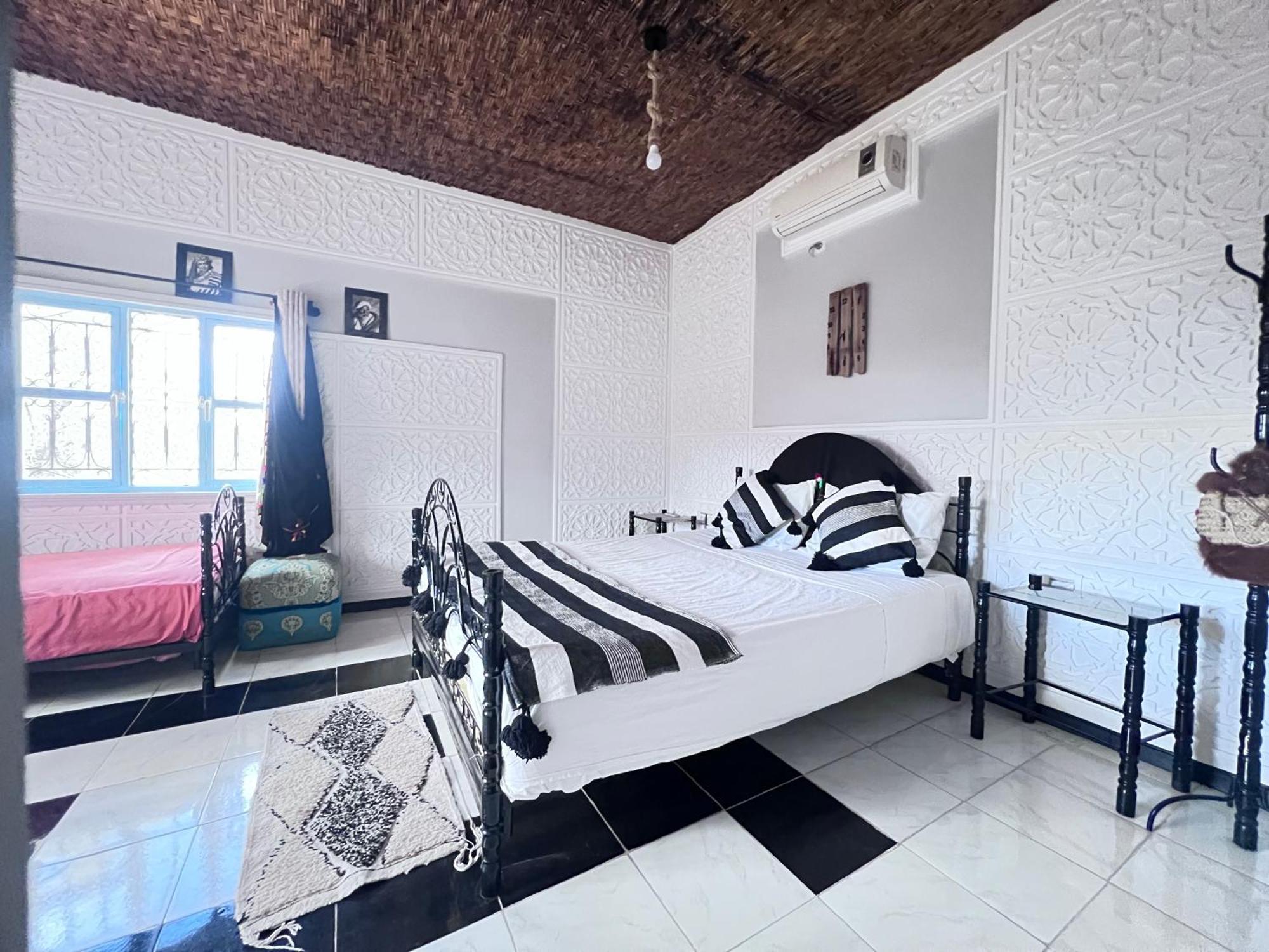 La Maison Traditionnelle Hotel Et Guesthouse 泰夫劳特 外观 照片